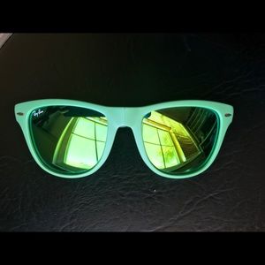Ray-Ban Wayfairer Green Foldable Glasses